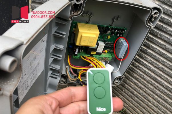 Cài remote điều khiển cổng NICE